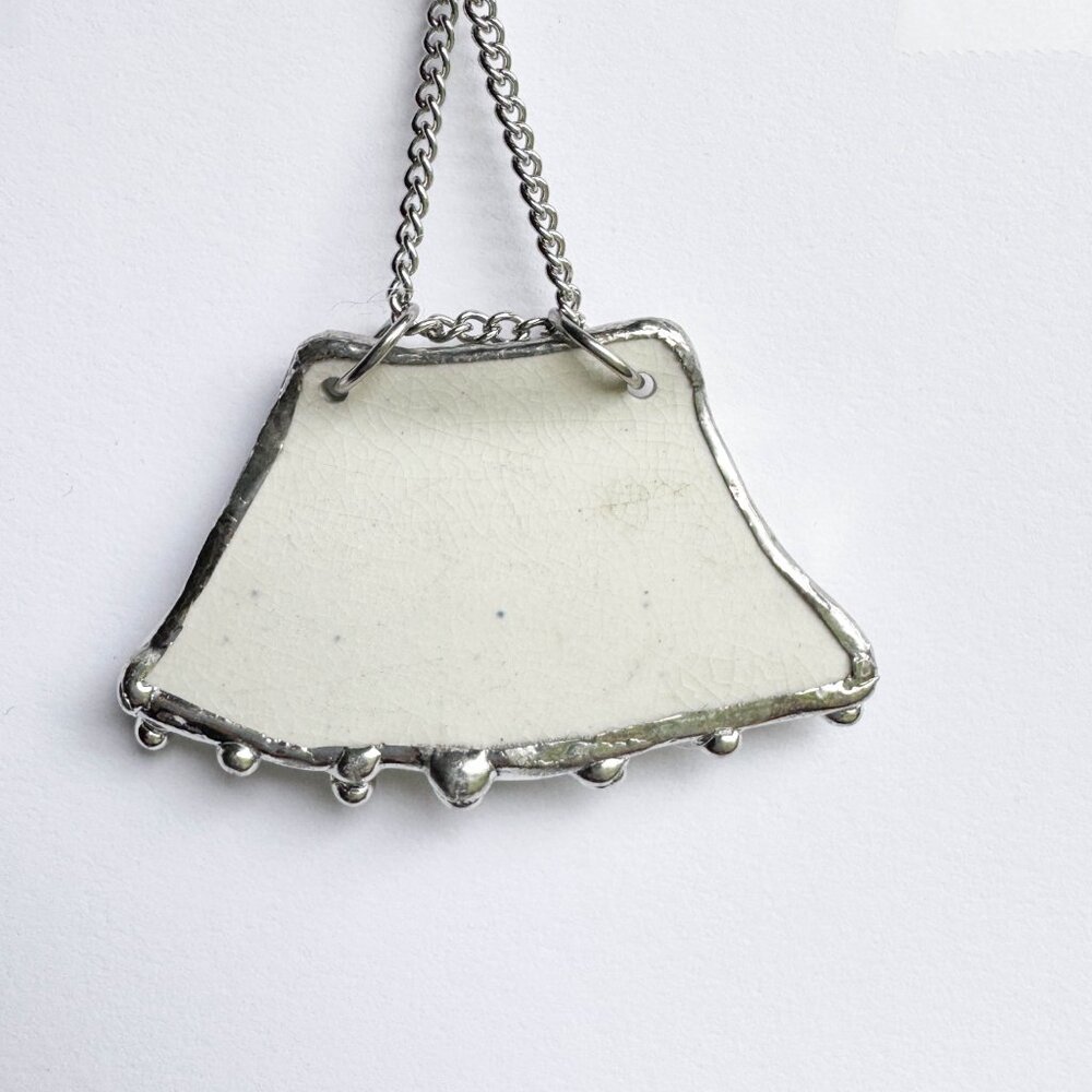 Handmade repurposed blue delft ceramic shard necklace - Picture 2 of 10